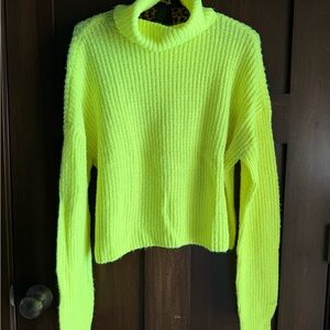 ❌ SOLD ❌ SO Brand Neon Yellow Lighweight Sweater